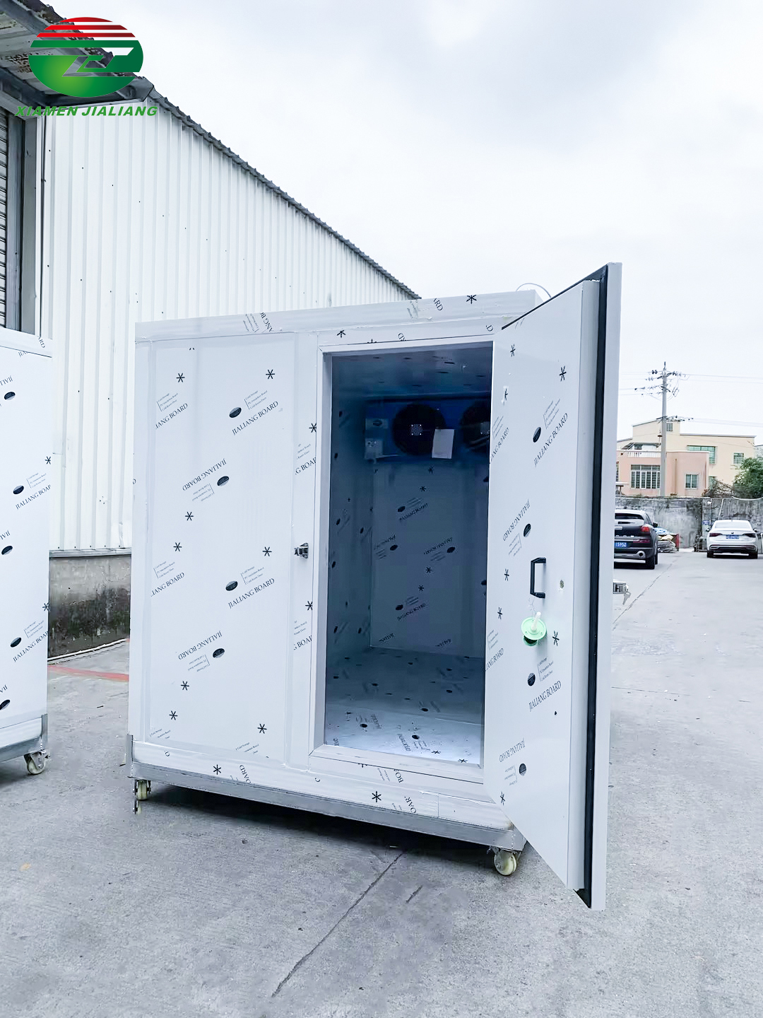 Energy efficient cold storage